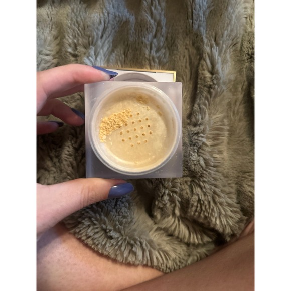 Jaclyn Cosmetics luminous powder - Picture 3 of 3